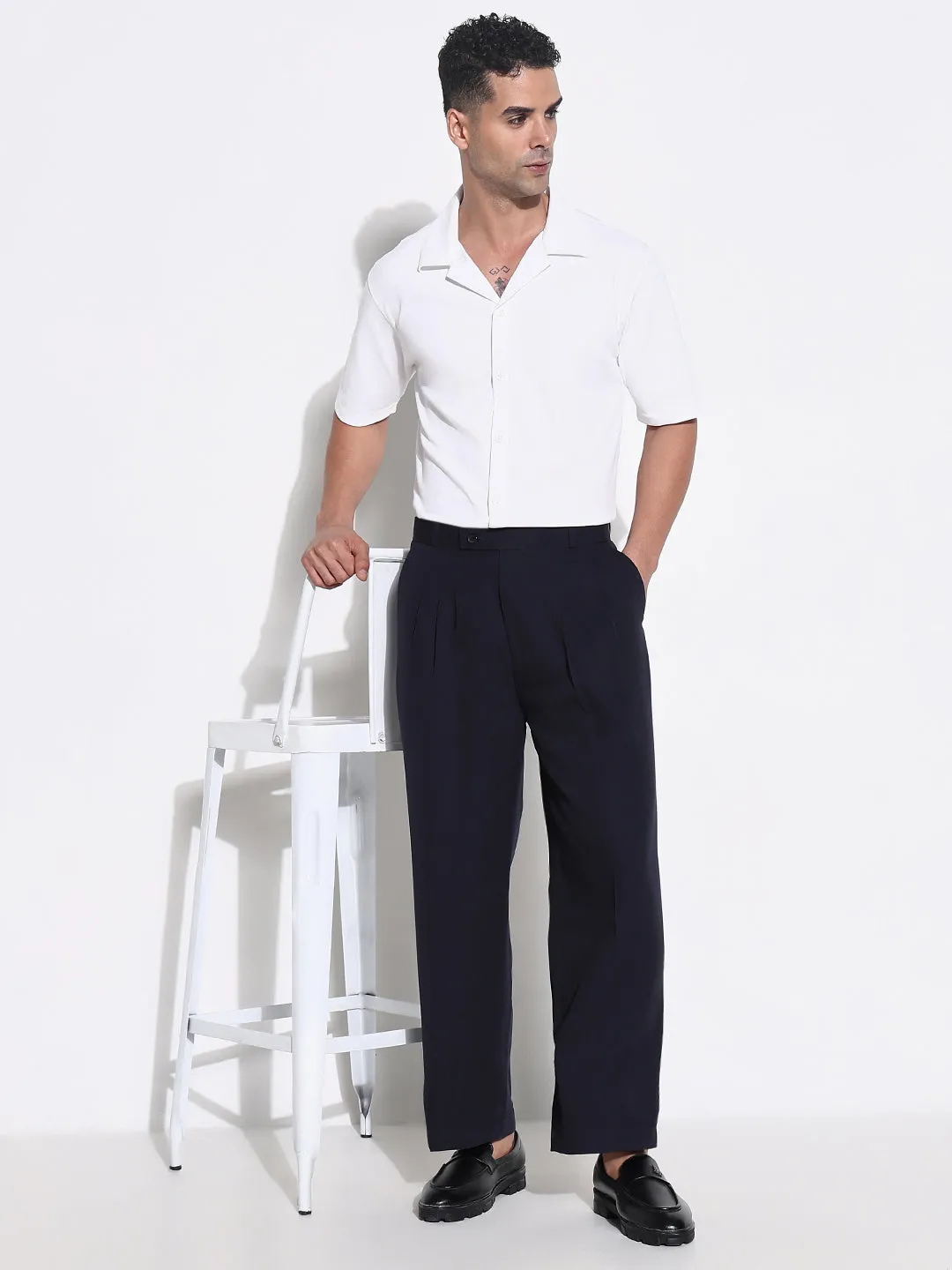 Men Navy Blue Comfort Loose Fit Low-Rise Pleated Trousers