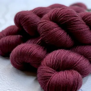 Merino Silk Yak Yarn | Black Rose