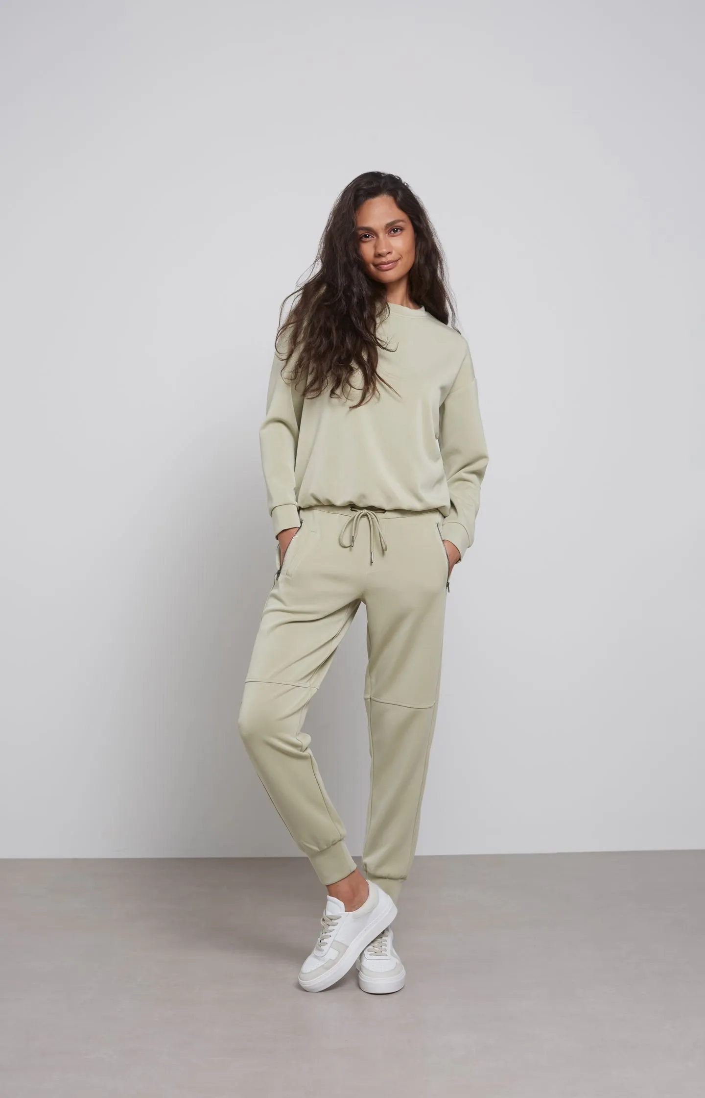 Scuba jogging trousers with pockets and elastic waist