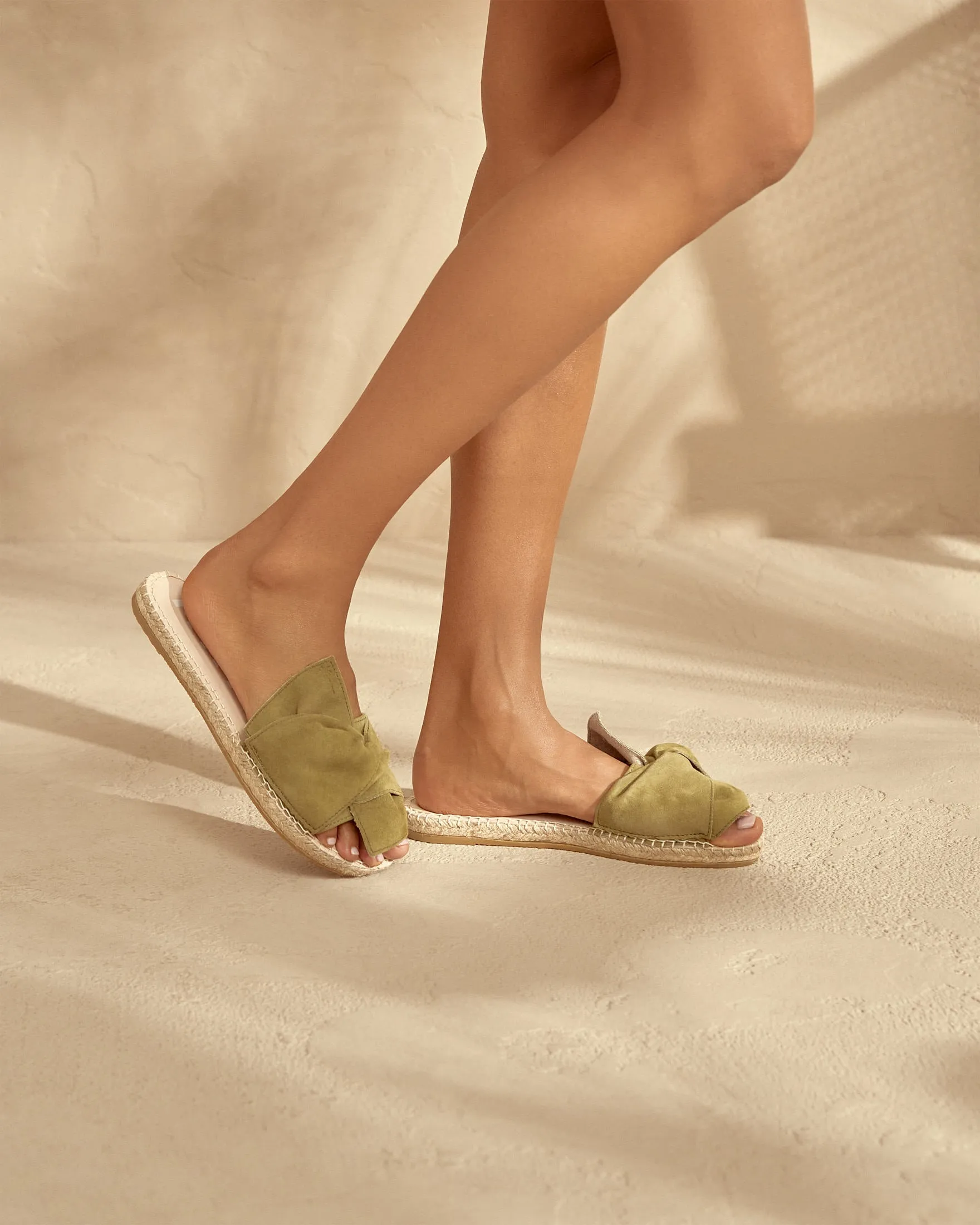 Soft Suede Sandals With Knot - R15JK - Hamptons Kaki Green