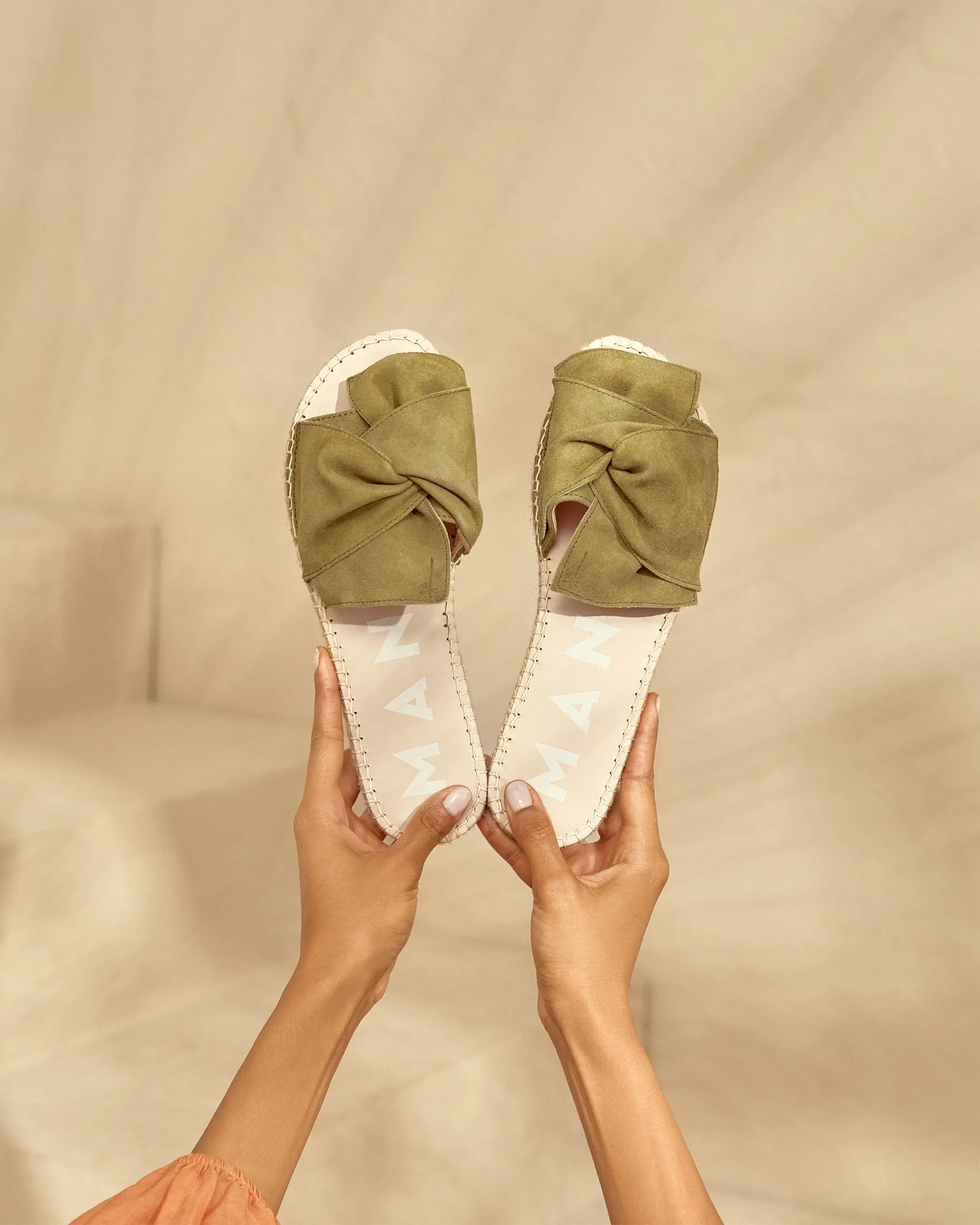 Soft Suede Sandals With Knot - R15JK - Hamptons Kaki Green